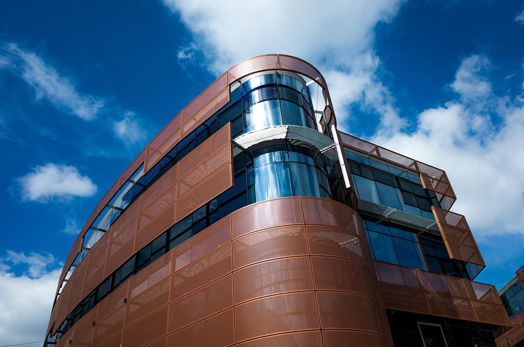 Amazon’s AI-driven job cuts: a transformative shift for office and warehouse real estate